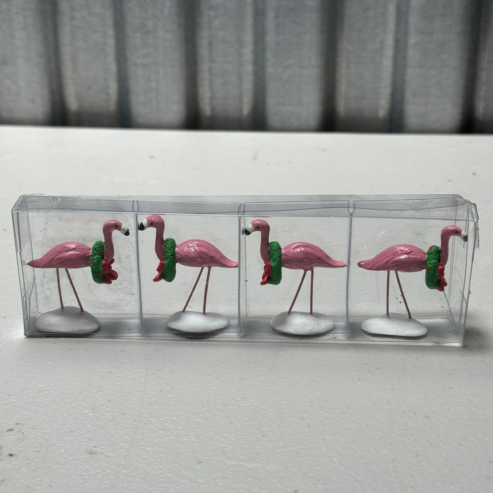 Department 56 Miniature Christmas Wreath Pink Flamingo Figurine Set
